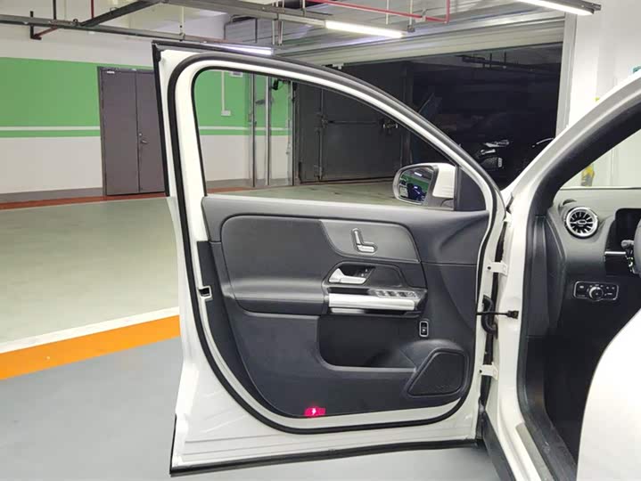 Фото 7 - Mercedes-Benz GLA-Class