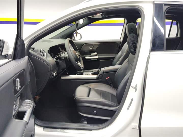 Фото 9 - Mercedes-Benz GLA-Class