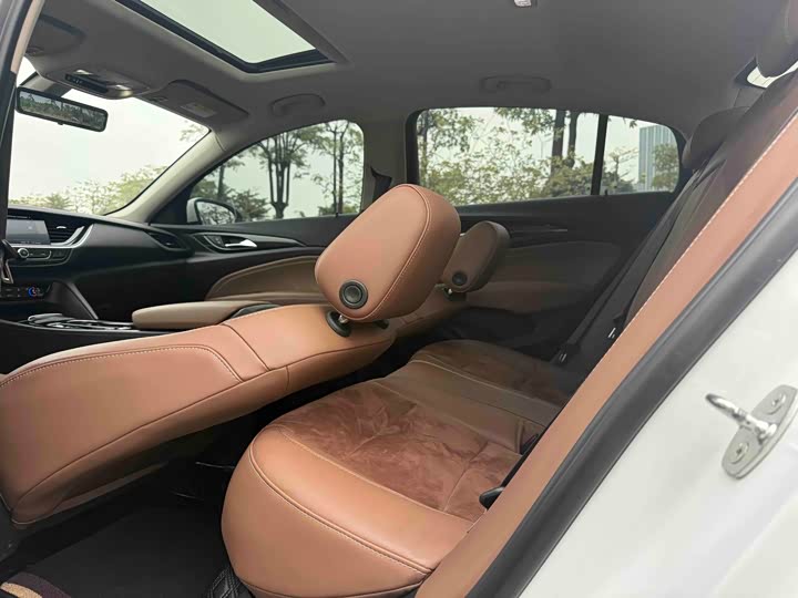 Фото 8 - Buick Regal