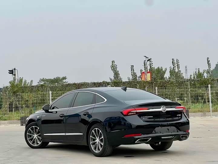 Фото 5 - Buick LaCrosse