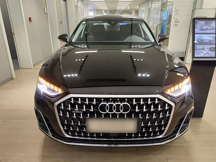 Фото 3 - Audi A8