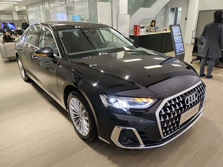 Фото 4 - Audi A8