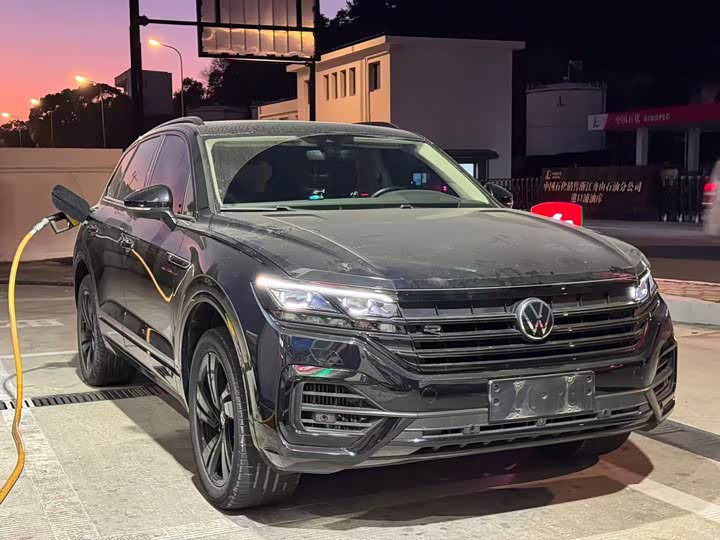 Фото 3 - Volkswagen Touareg