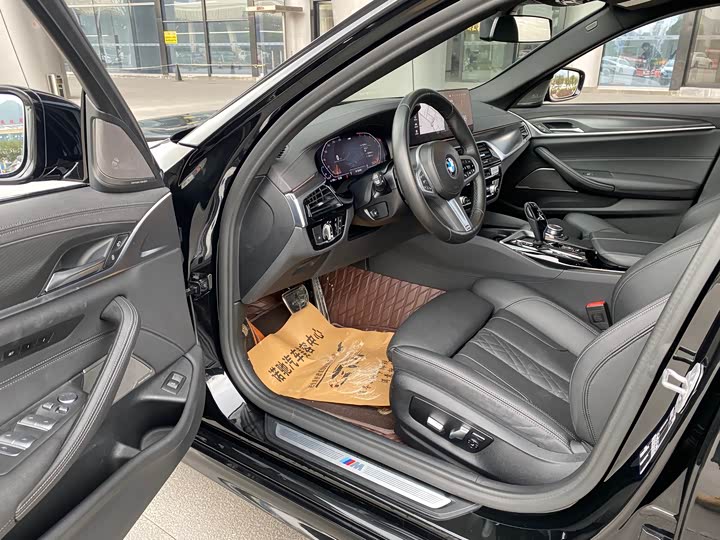 Фото 8 - BMW 5 Series