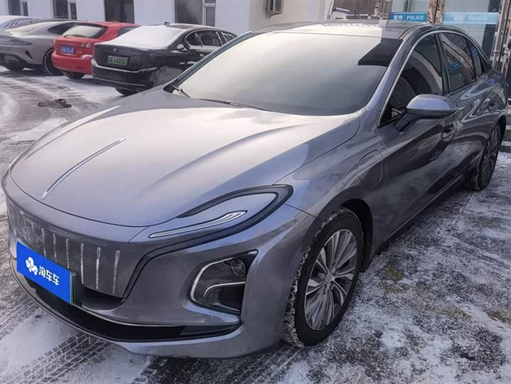 Фото 1 - Hongqi E-QM5