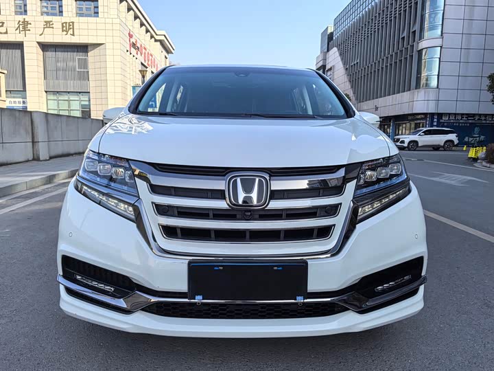 Фото 2 - Honda Elysion