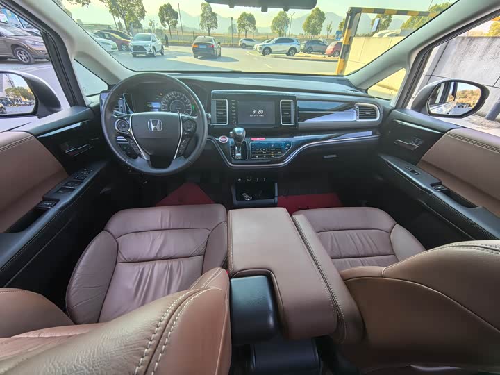 Фото 5 - Honda Elysion