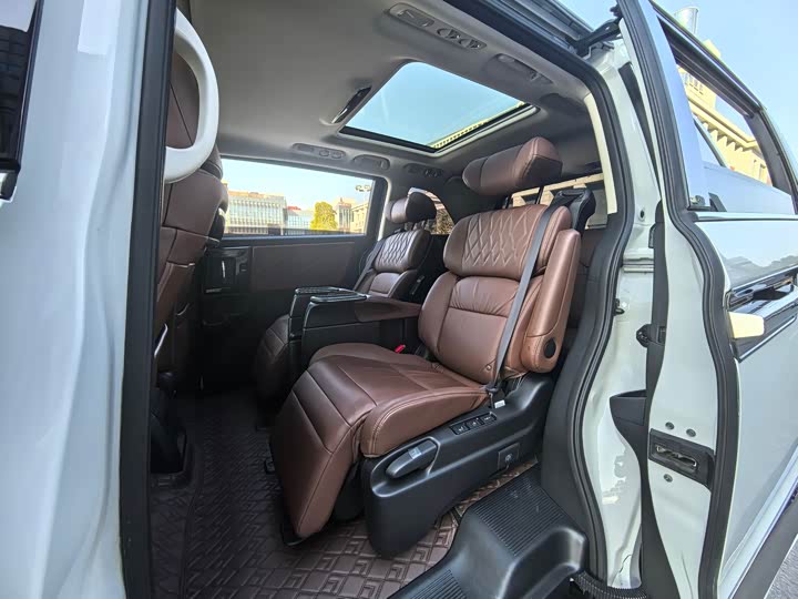 Фото 6 - Honda Elysion