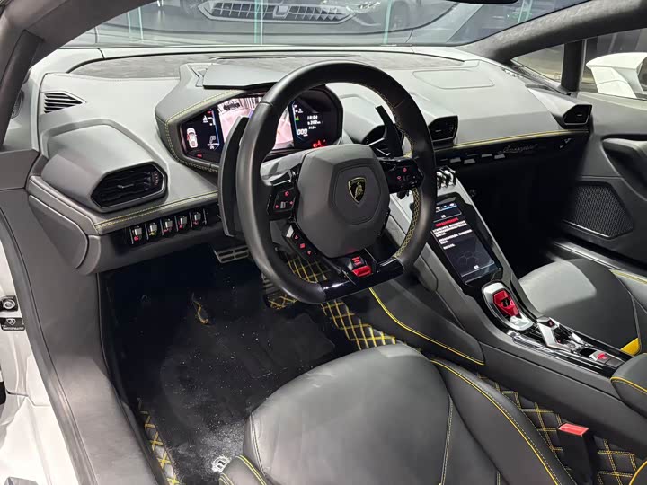 Фото 7 - Lamborghini Huracán