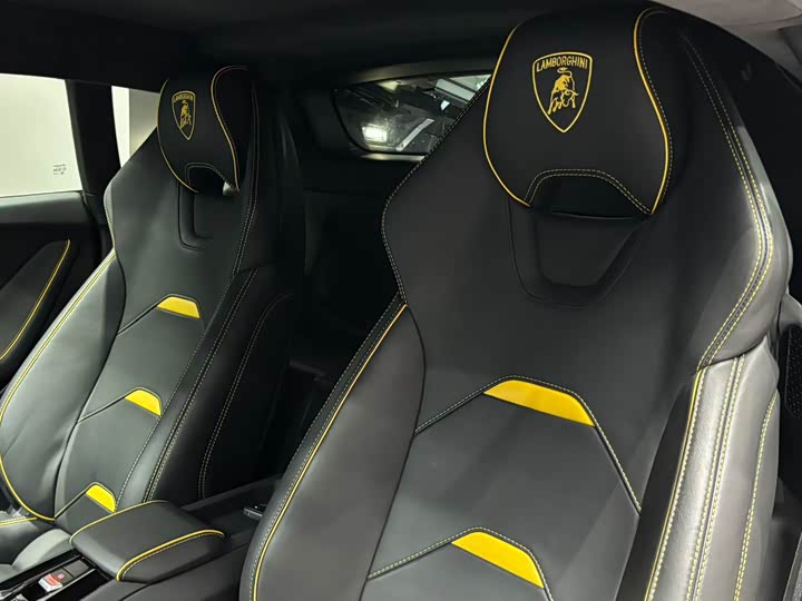 Фото 8 - Lamborghini Huracán