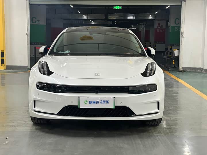 Фото 2 - Zeekr 001