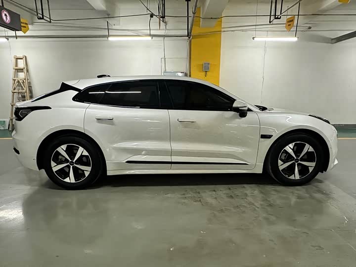 Фото 3 - Zeekr 001