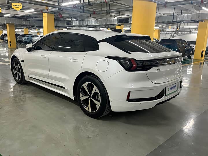 Фото 5 - Zeekr 001