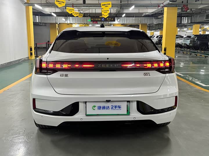 Фото 6 - Zeekr 001