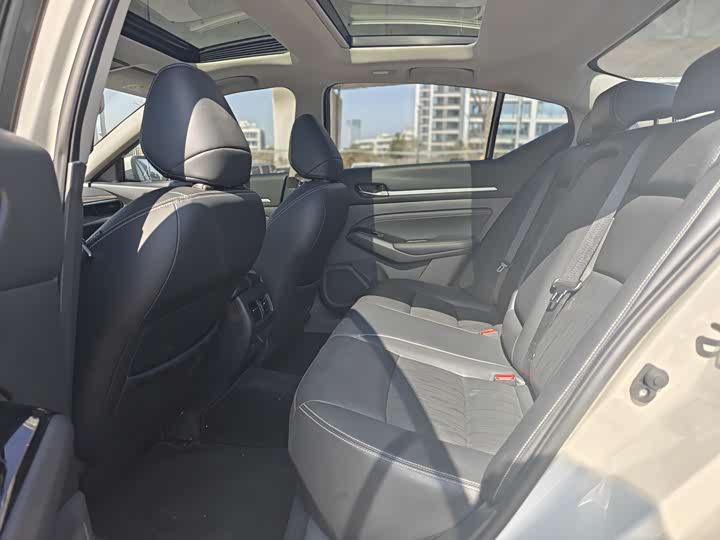 Фото 7 - Nissan Teana