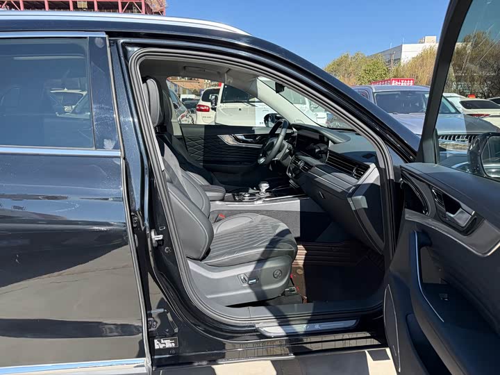 Фото 6 - Hongqi HS5