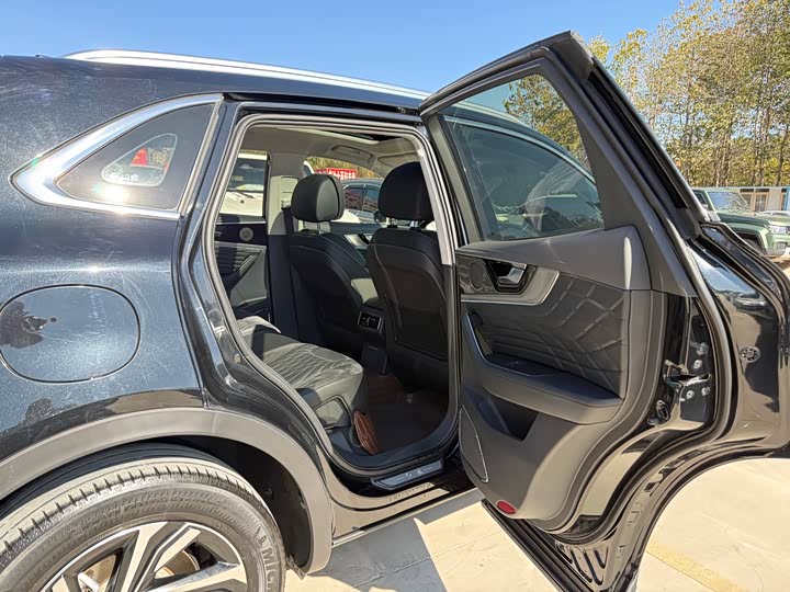 Фото 7 - Hongqi HS5