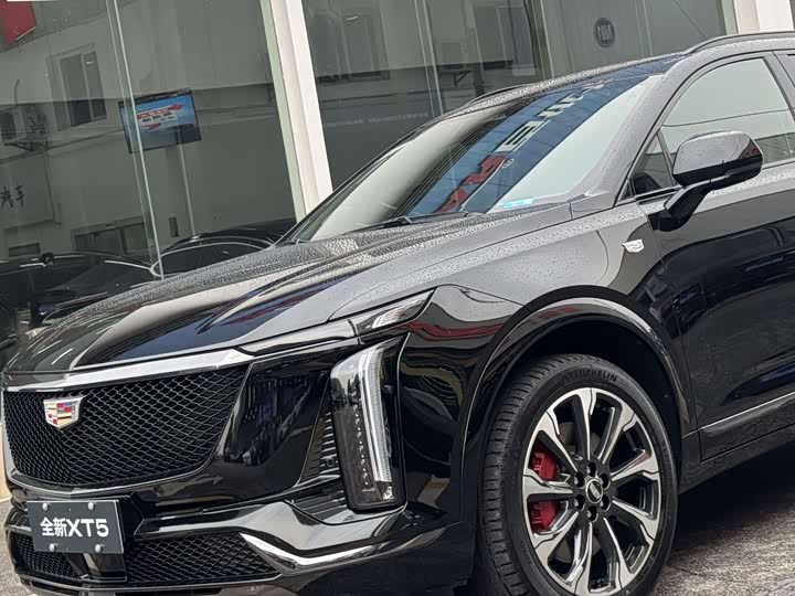 Фото 4 - Cadillac XT5