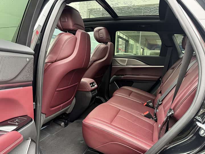 Фото 9 - Cadillac XT5