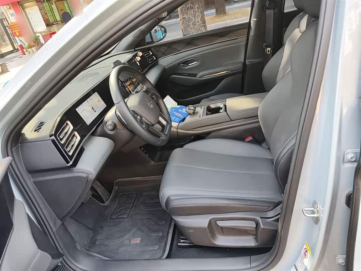 Фото 8 - BYD Qin L