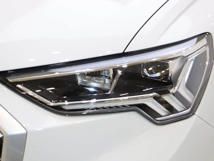 Фото 7 - Audi Q3