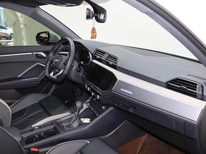 Фото 9 - Audi Q3