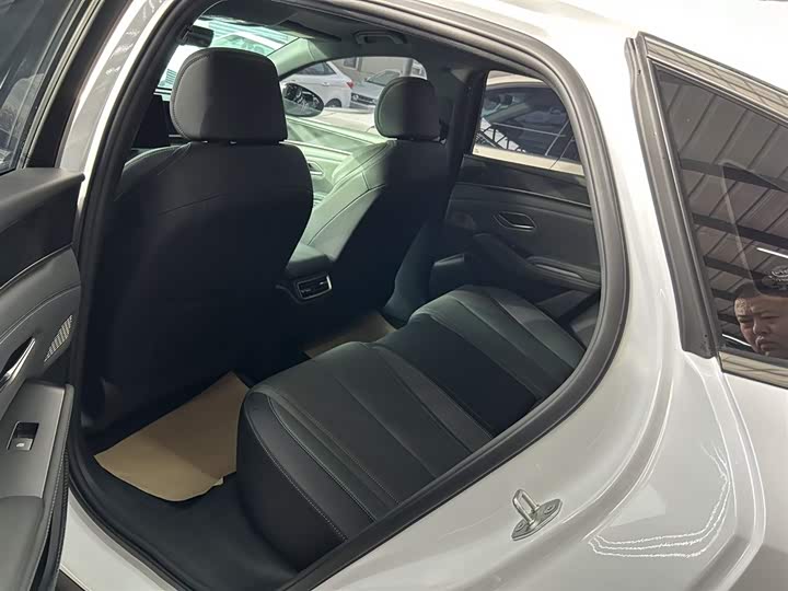 Фото 6 - BYD Qin L