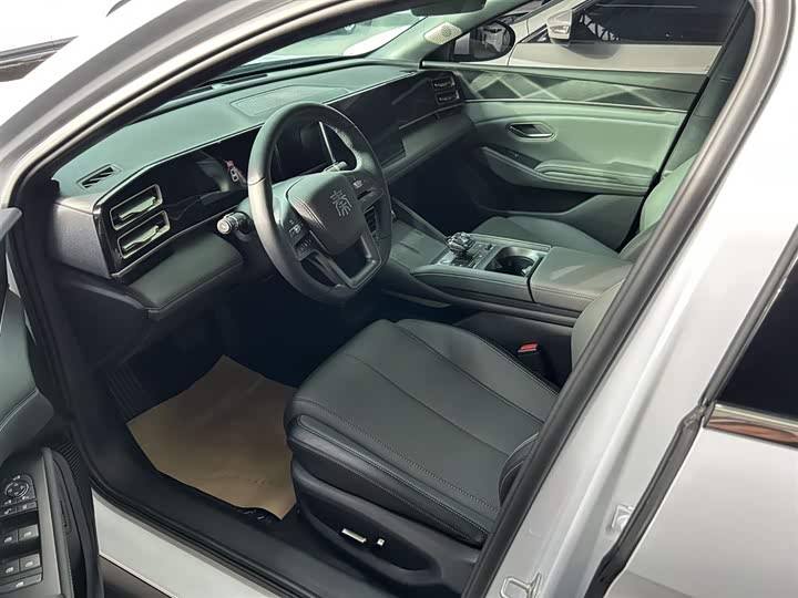 Фото 8 - BYD Qin L