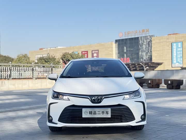 Фото 1 - Toyota Corolla