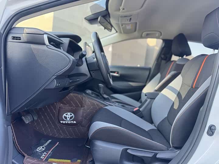 Фото 3 - Toyota Corolla