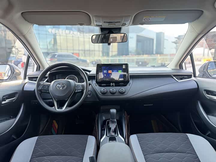 Фото 4 - Toyota Corolla