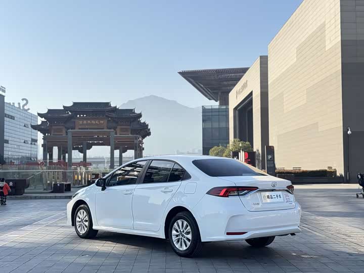 Фото 6 - Toyota Corolla