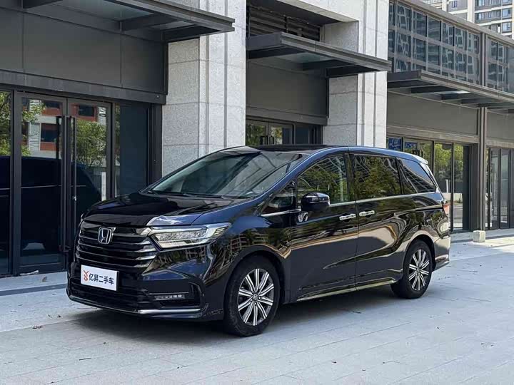 Фото 1 - Honda Odyssey