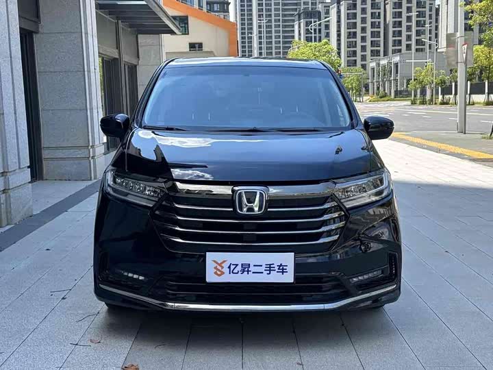 Фото 2 - Honda Odyssey