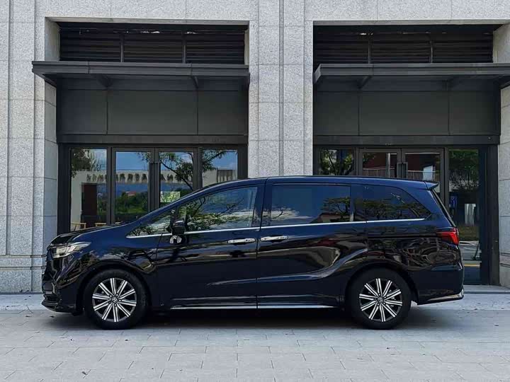 Фото 3 - Honda Odyssey