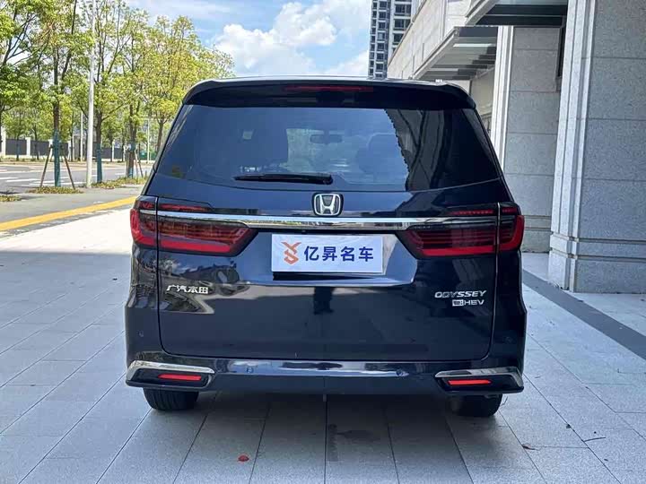 Фото 4 - Honda Odyssey