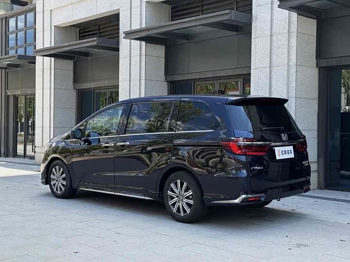 Фото 5 - Honda Odyssey