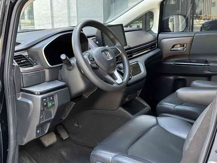 Фото 6 - Honda Odyssey