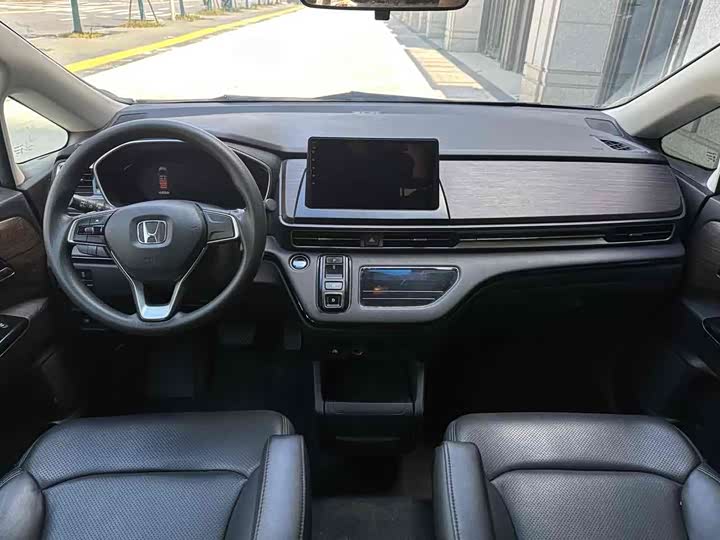 Фото 9 - Honda Odyssey