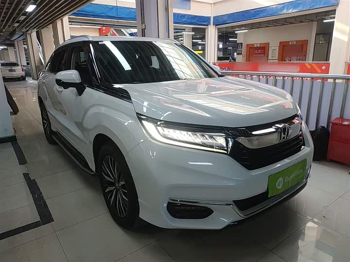 Фото 4 - Honda Avancier