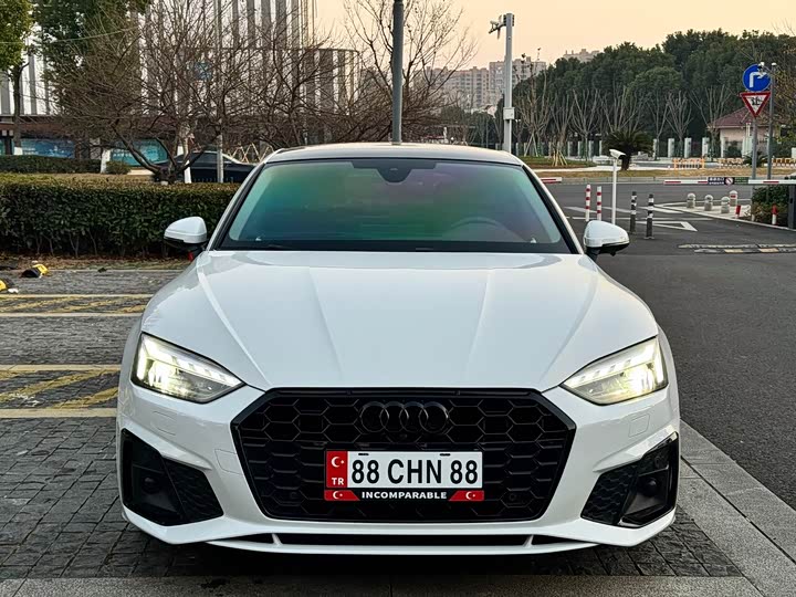 Фото 2 - Audi A5