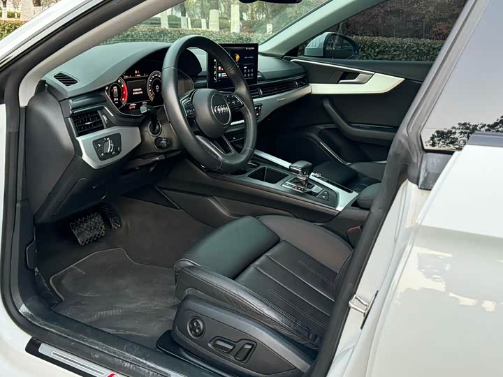 Фото 5 - Audi A5