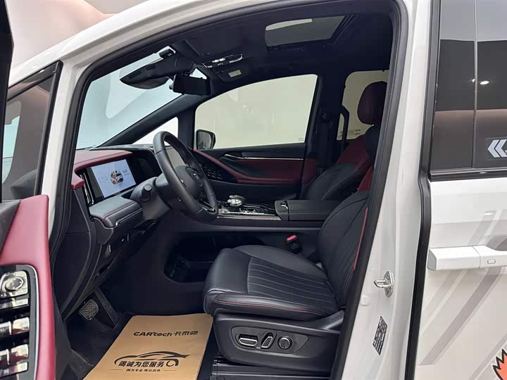 Фото 8 - GAC Trumpchi M8