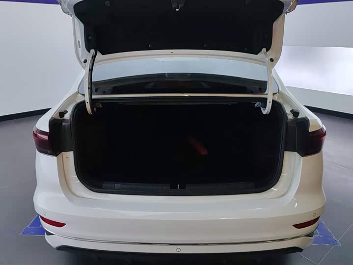 Фото 4 - Geely Emgrand