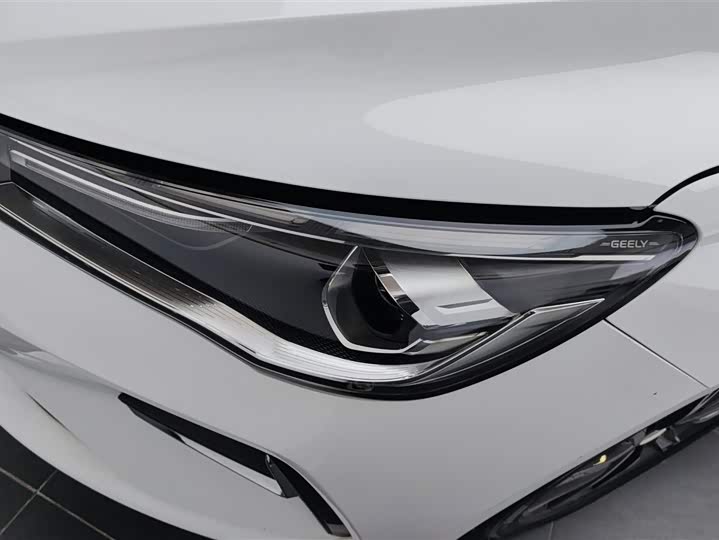 Фото 5 - Geely Emgrand