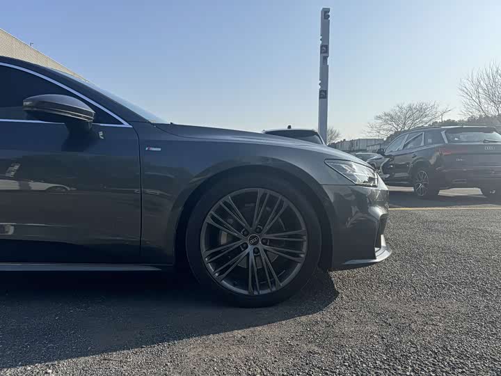 Фото 5 - Audi A7