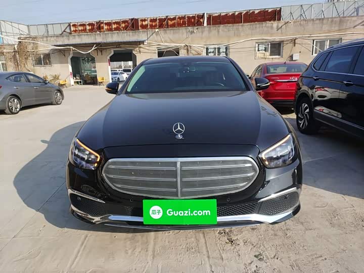 Фото 3 - Mercedes-Benz E-Class