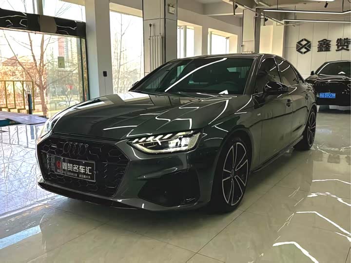 Фото 1 - Audi A4L