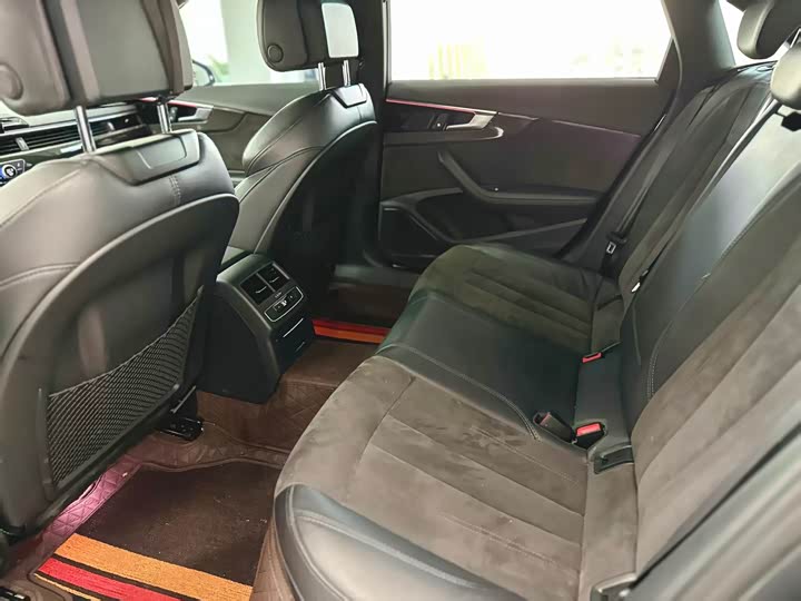 Фото 3 - Audi A4L