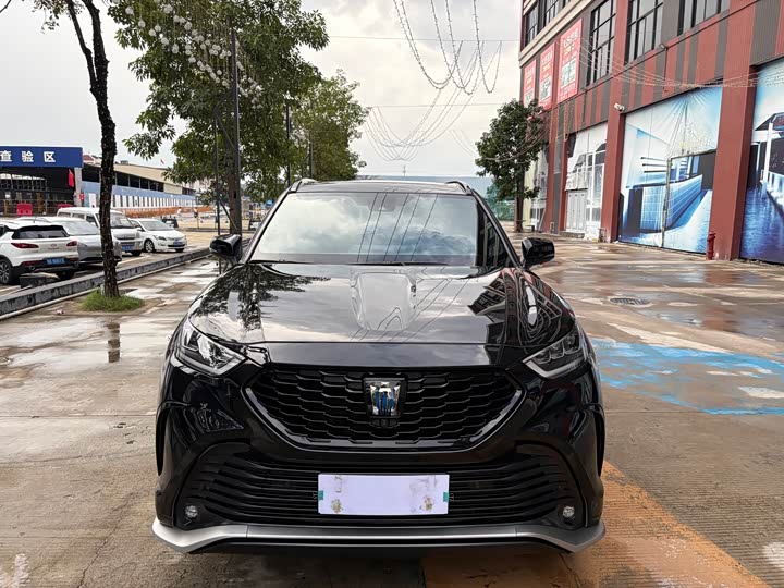 Фото 2 - Toyota Crown Kluger